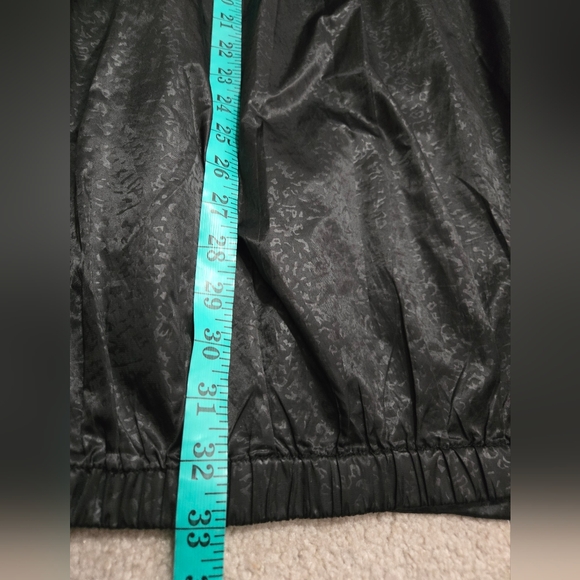 Marc Jacobs Black Lightweight Trench Coat. Size 4 - Picture 14 of 14